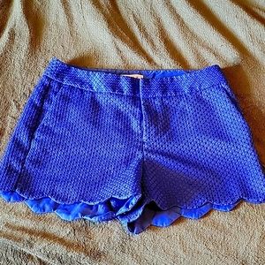 Elle size 6 scalloped edge shorts